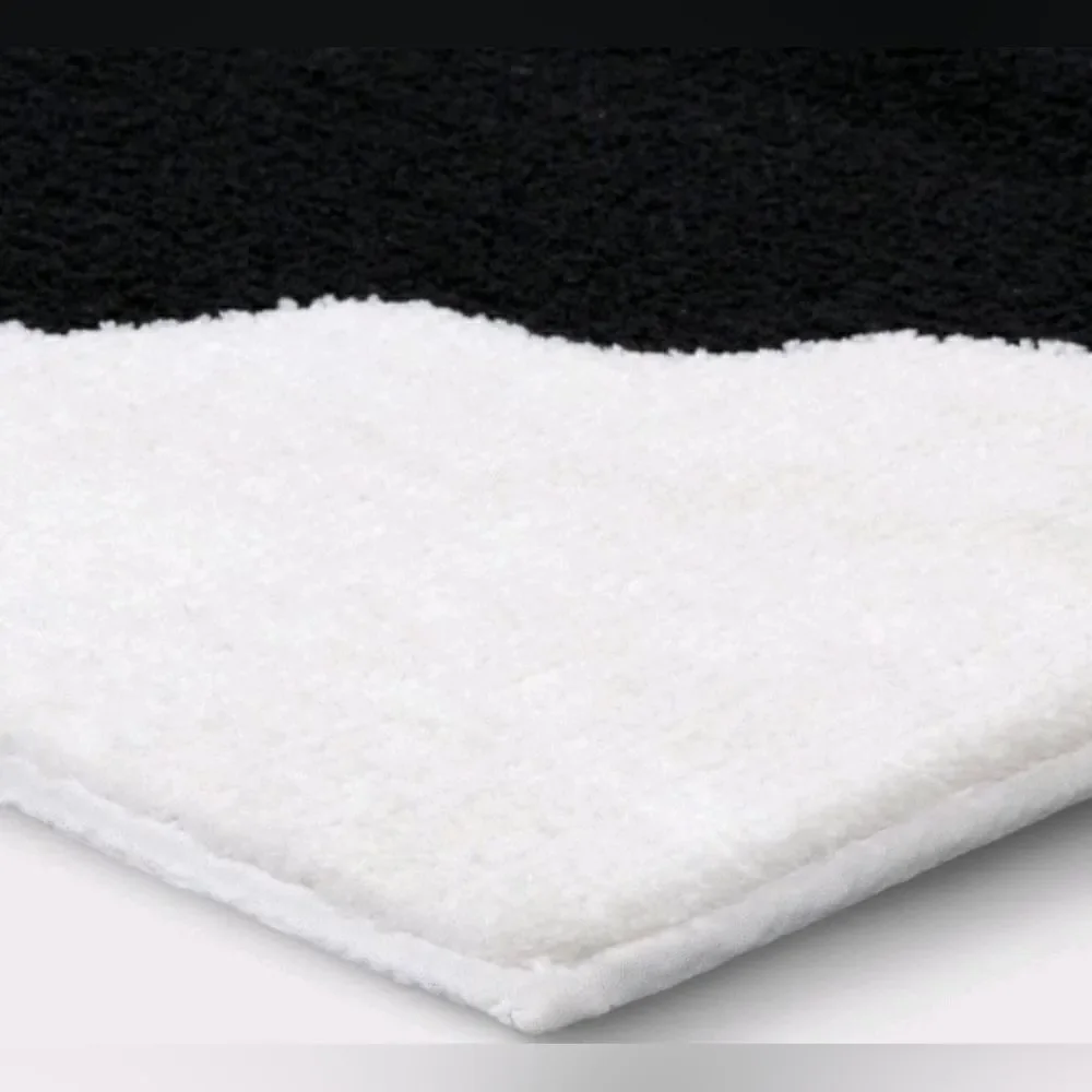 New Halloween Bat Bath Rug - Hyde & EEK! 17